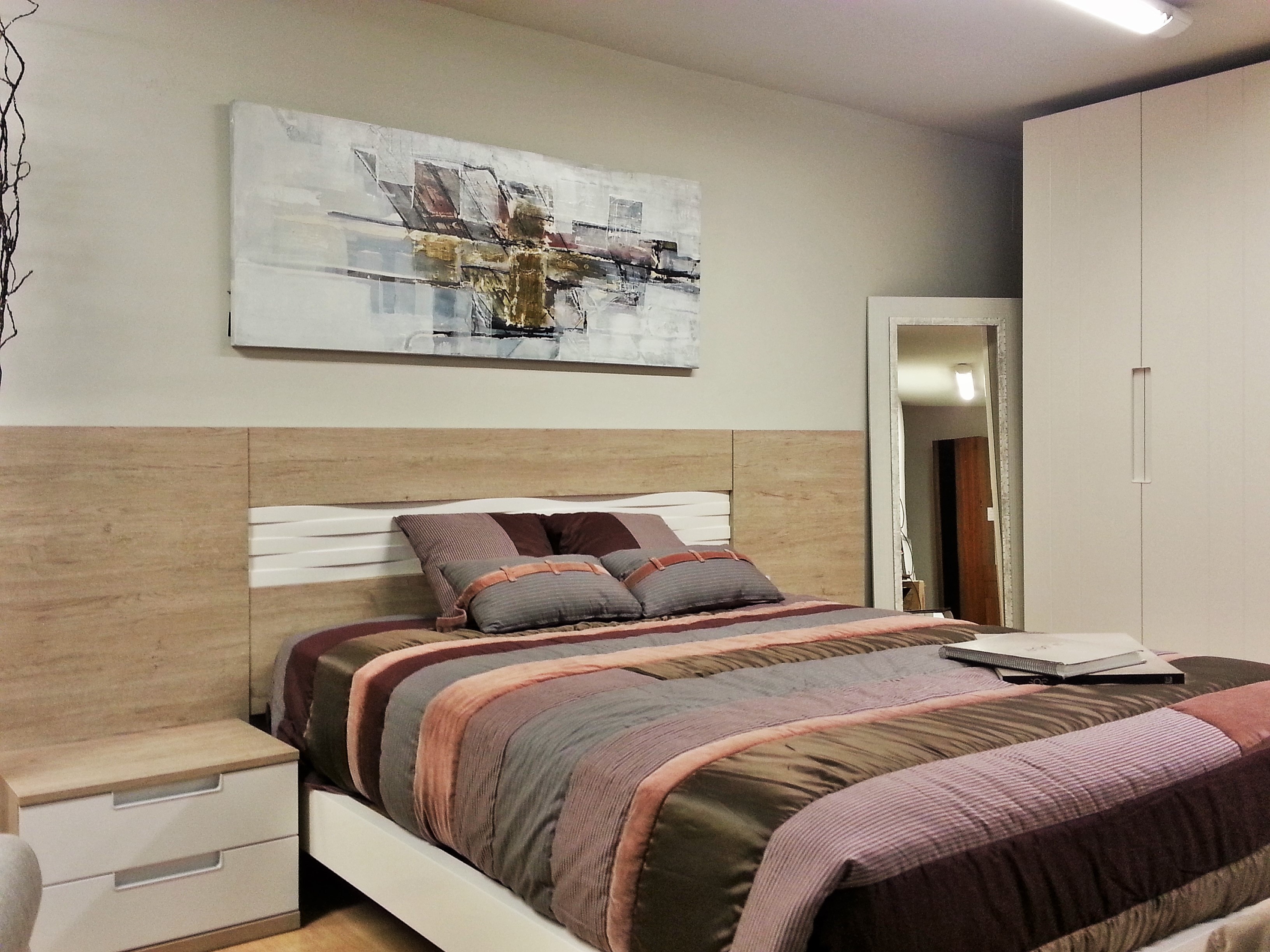 Home Staging en Dormitorio doble en madera clara y tonos marrones y caobas